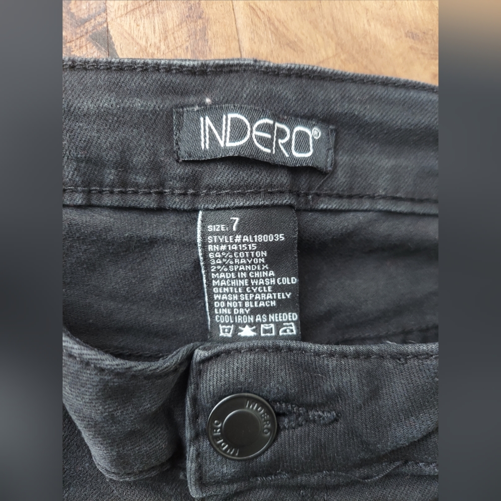 SOLD Black Ripped Skinny Jeans - Picture 9 of 9